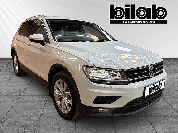 Volkswagen Tiguan 2 of 9