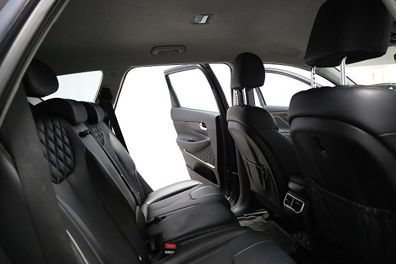 Hyundai Santa Fe 19 of 28