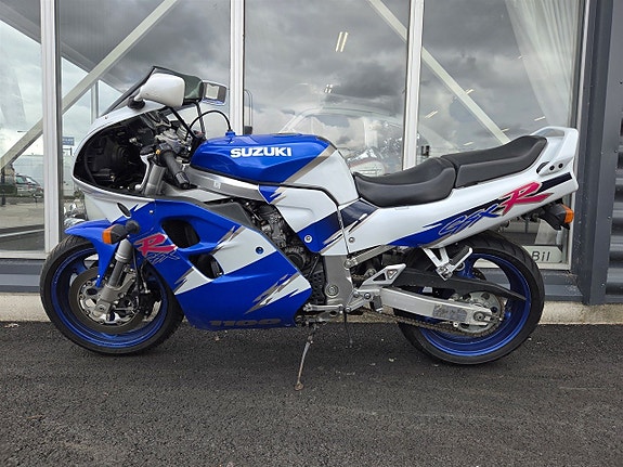 Suzuki GSXR 1100 4 of 10