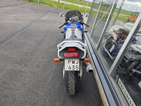 Suzuki GSXR 1100 7 of 10