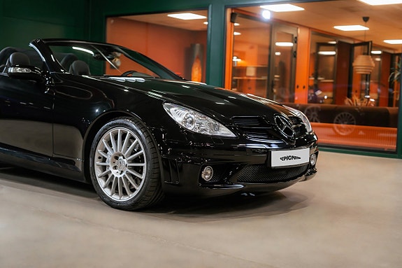 Mercedes-Benz SLK55 2 of 27