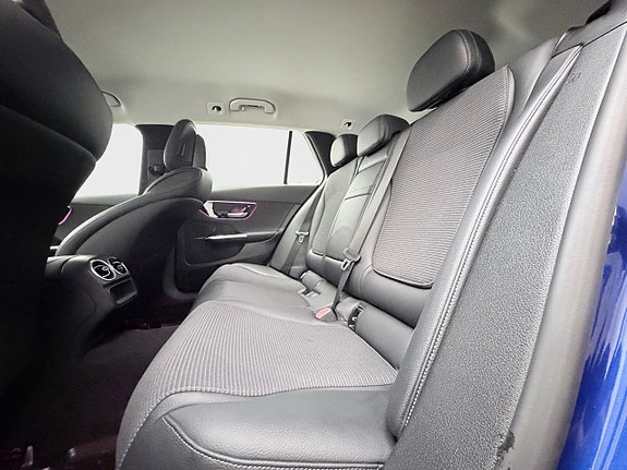 Mercedes-Benz C200 15 of 30