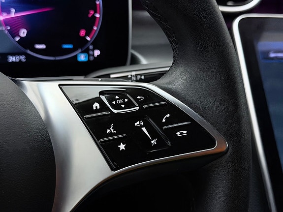 Mercedes-Benz C200 19 of 30