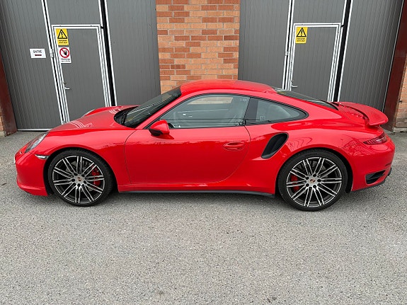 Porsche 911 Turbo 2 of 5