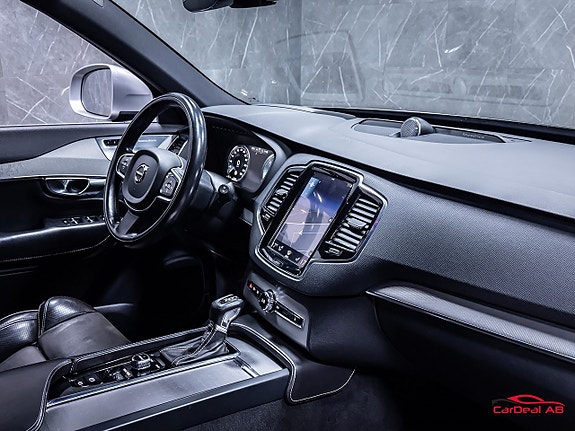 Volvo XC90 13 of 30