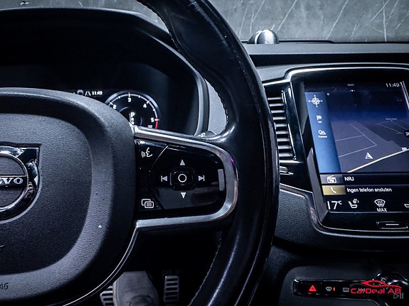 Volvo XC90 26 of 30