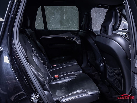 Volvo XC90 16 of 30