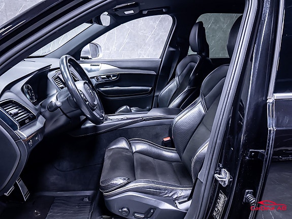 Volvo XC90 10 of 30