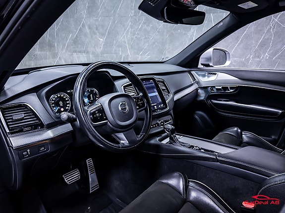 Volvo XC90 11 of 30