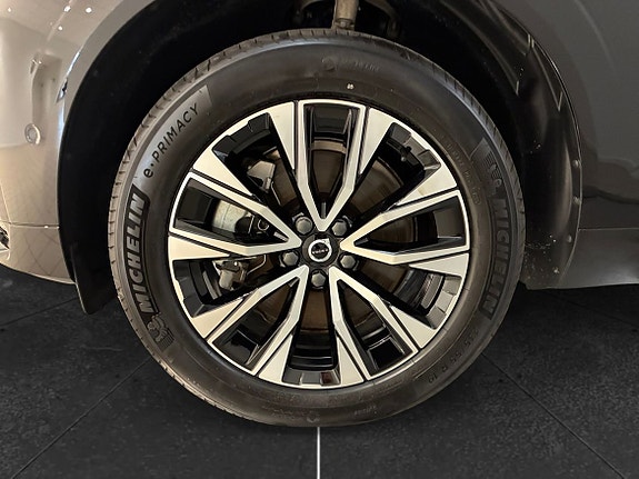 Volvo XC60 10 of 16