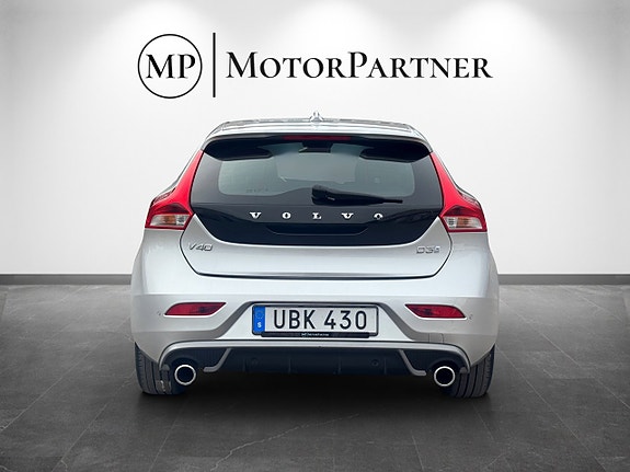 Volvo V40 6 of 17