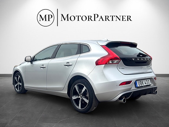 Volvo V40 5 of 17