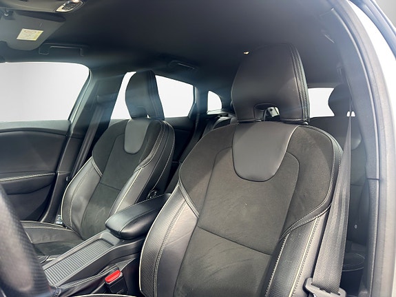 Volvo V40 10 of 17