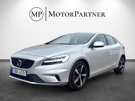 Volvo V40 3 of 17
