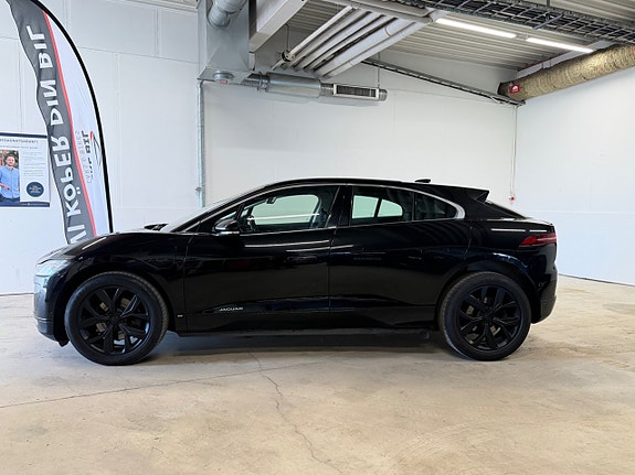 Jaguar I-PACE 3 of 5
