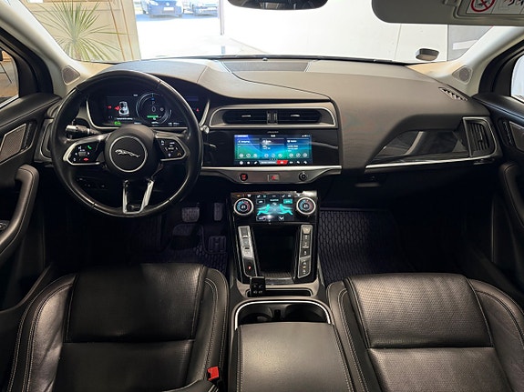 Jaguar I-PACE 13 of 18