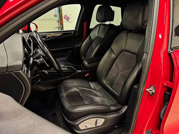 Porsche Macan S 5 of 5