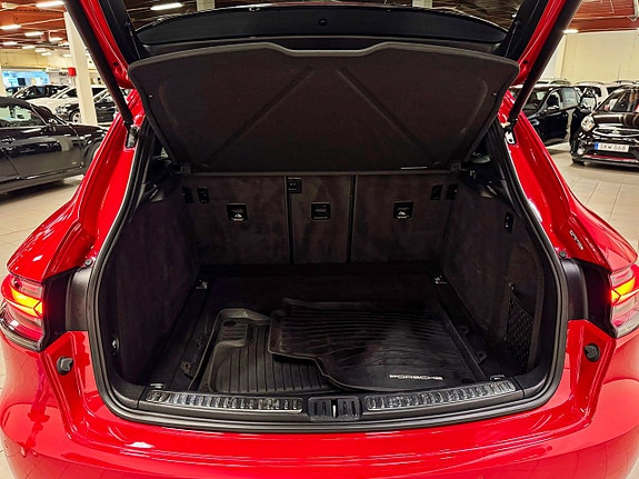 Porsche Macan S 7 of 8
