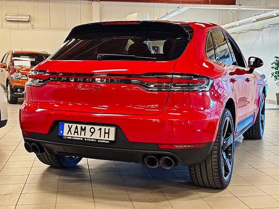 Porsche Macan S 3 of 5