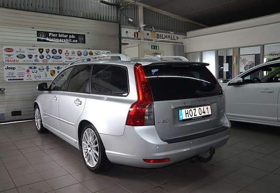 Volvo V50 3 of 5