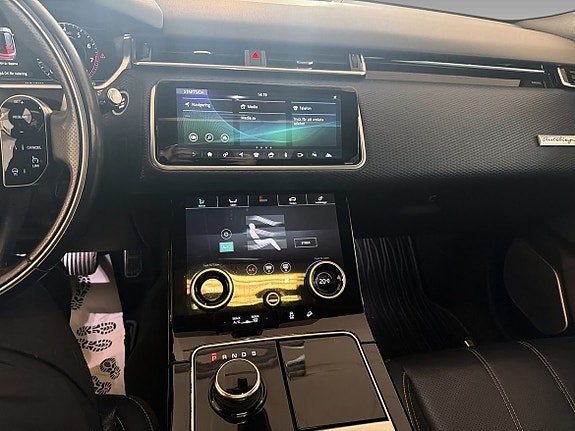 Land Rover Range Rover Velar 17 of 19
