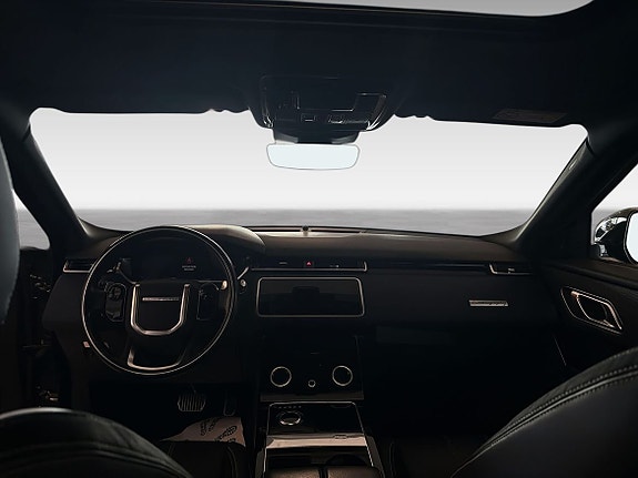 Land Rover Range Rover Velar 14 of 19