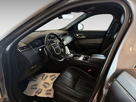 Land Rover Range Rover Velar 11 of 19