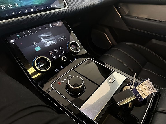 Land Rover Range Rover Velar 19 of 19