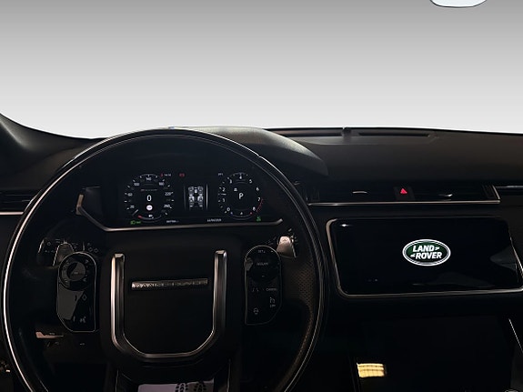 Land Rover Range Rover Velar 15 of 19