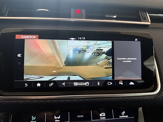 Land Rover Range Rover Velar 18 of 19