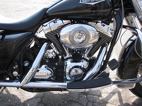 Harley-Davidson Road King Classic 7 of 10