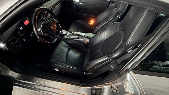 Porsche 911 Carrera 4S 12 of 13