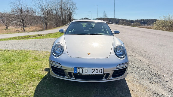 Porsche 911 Carrera 4S 6 of 13