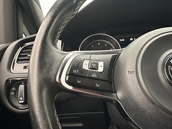 Volkswagen Golf VII 14 of 29