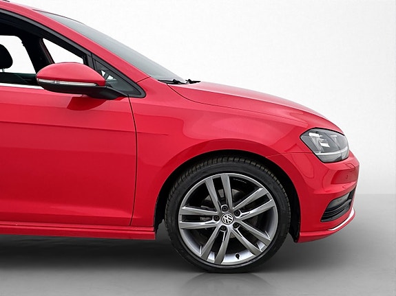 Volkswagen Golf VII 27 of 29