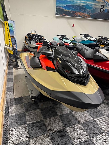 Sea Doo RXP-X Tech Package 325 -25  inkl trailer 3 of 7