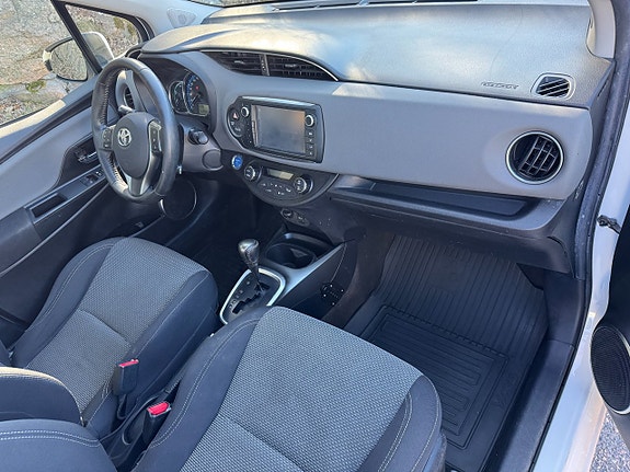 Toyota Yaris 6 of 6
