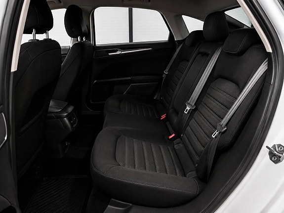 Ford Mondeo 16 of 21