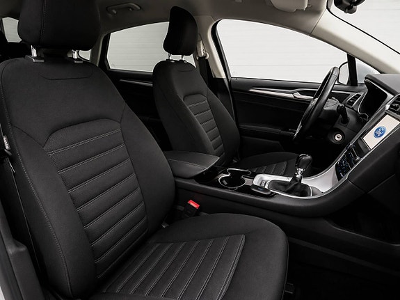 Ford Mondeo 13 of 21