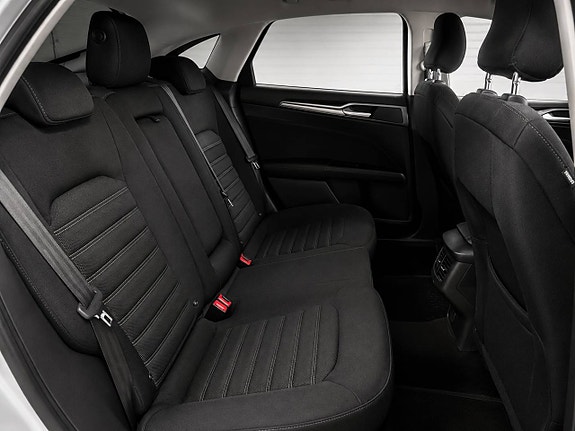 Ford Mondeo 15 of 21