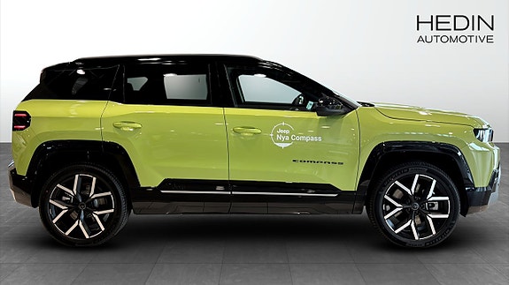 Jeep Compass 4 of 26