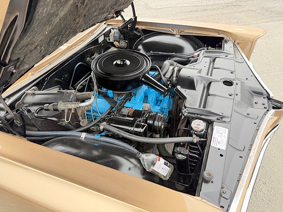 Pontiac Bonneville 15 of 17