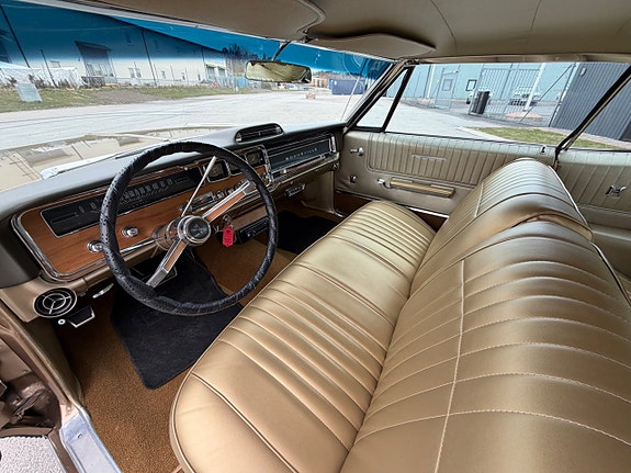 Pontiac Bonneville 10 of 17