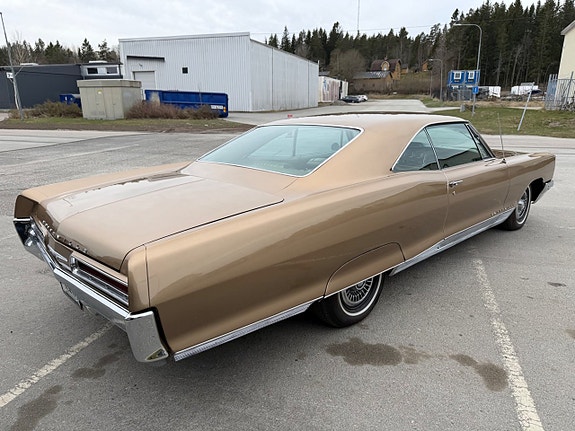 Pontiac Bonneville 5 of 17