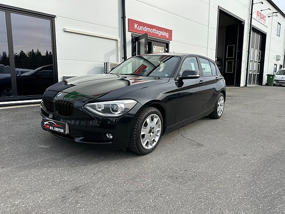 BMW 116i 3 of 5
