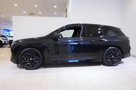 BMW iX 4 of 24