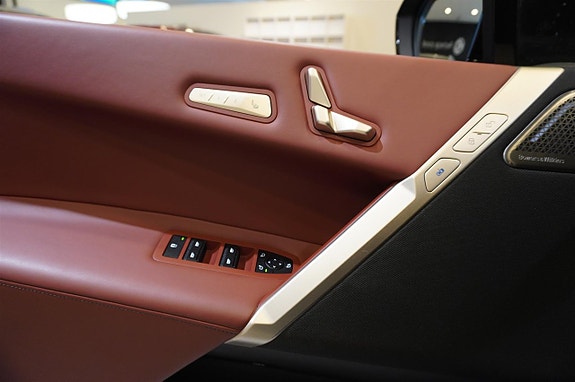 BMW iX 23 of 24