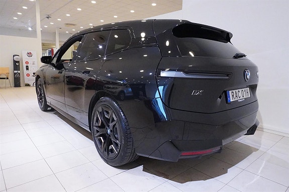 BMW iX 6 of 24