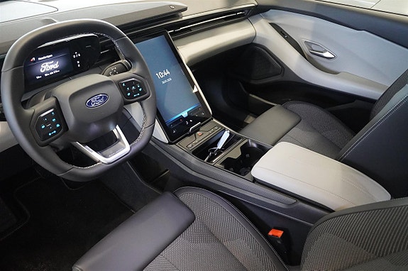 Ford Explorer 9 of 17