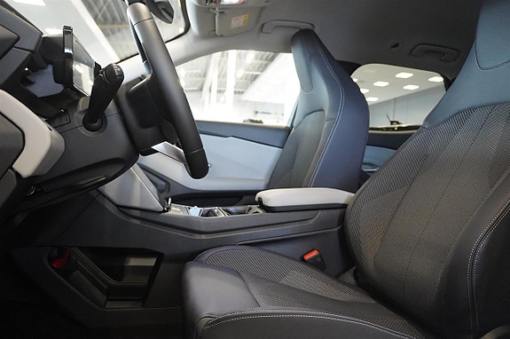 Ford Explorer 7 of 17